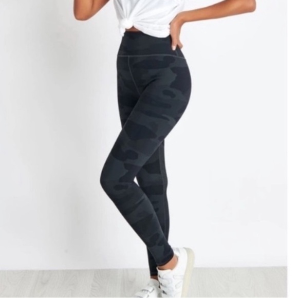 Alo High Waist Camo Vapor Legging XXS Black Gray - Picture 2 of 10